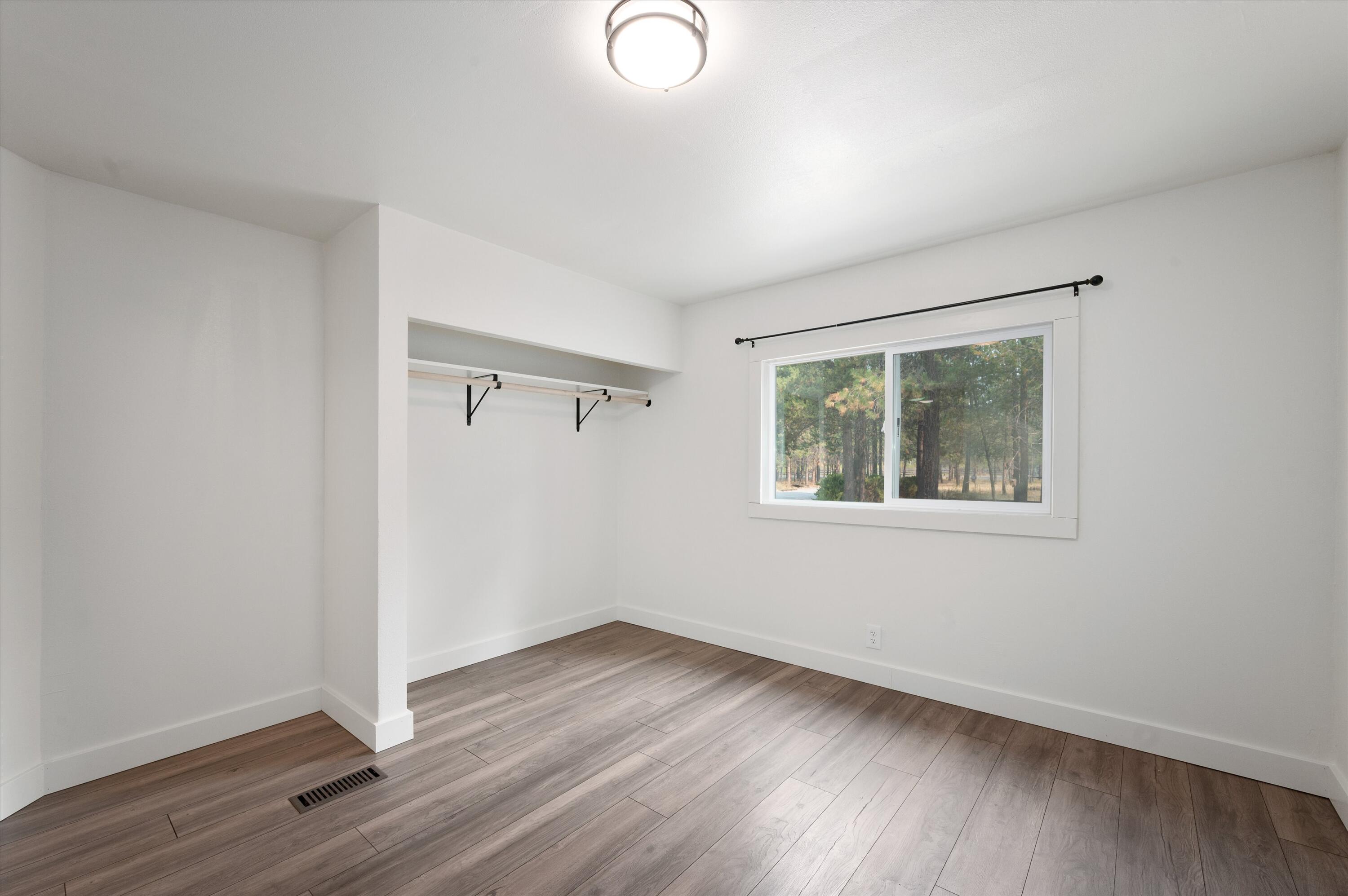 16654 Sprague Loop La Pine, OR 97739 - Photo 22 of 41 Second Bedroom
