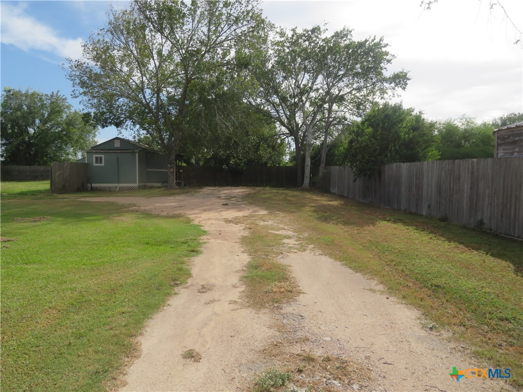 301 Colorado Street Edna, TX 77957 - Photo 17 of 42 Gallery Image 17