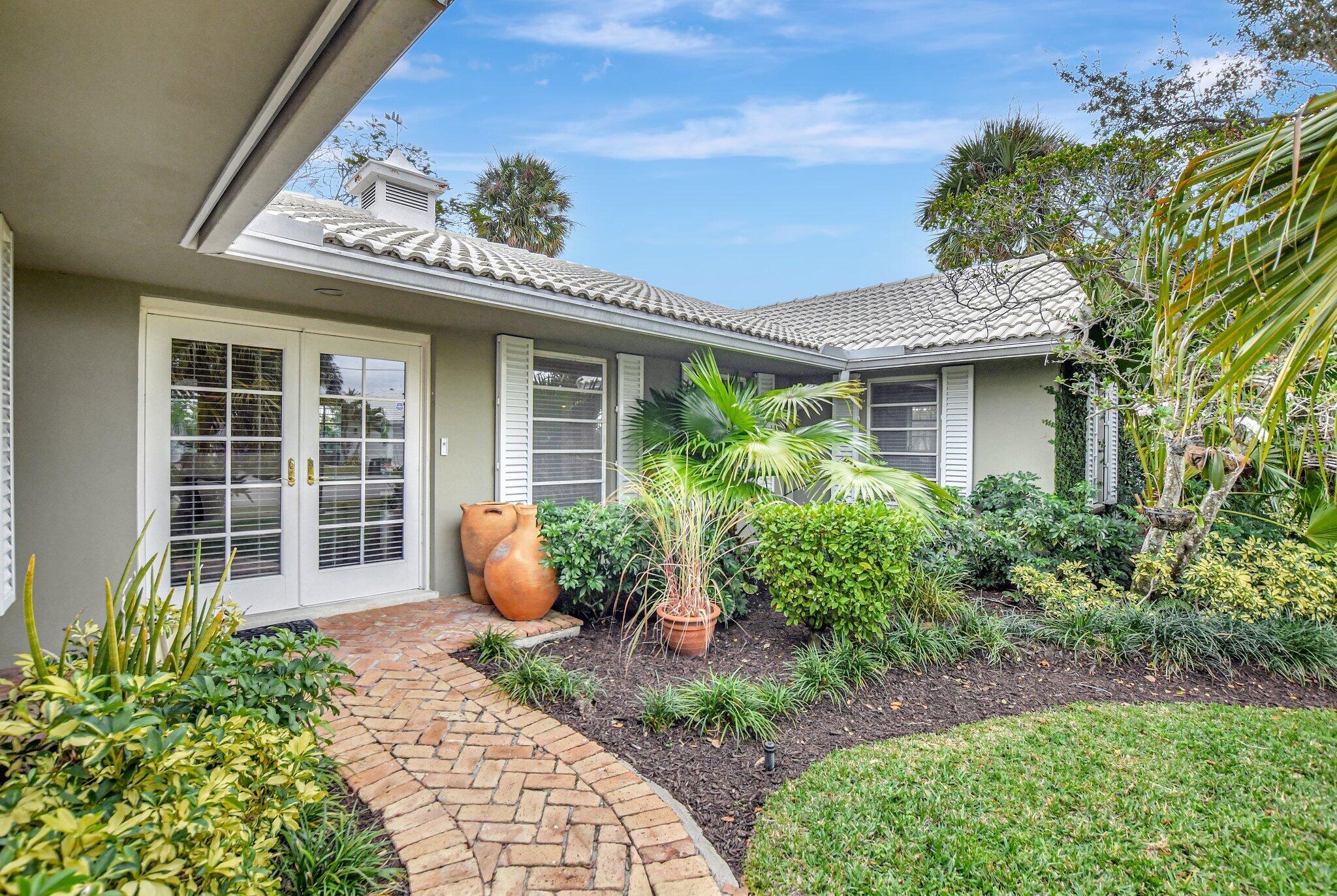 1312 Sycamore Terrace Boca Raton, FL 33486 - Photo 3 of 41 5-web-or-mls-DSC_1279