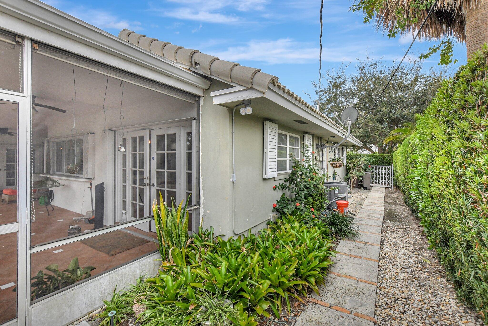 1312 Sycamore Terrace Boca Raton, FL 33486 - Photo 31 of 41 39-web-or-mls-DSC_1249