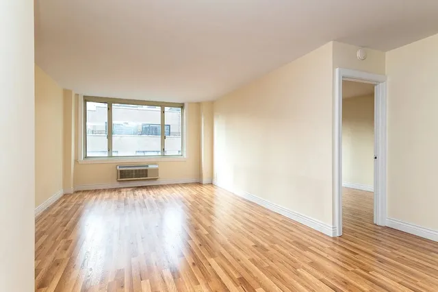 $4,600 | 130 West 67th Street, Unit 11J | Upper West Side