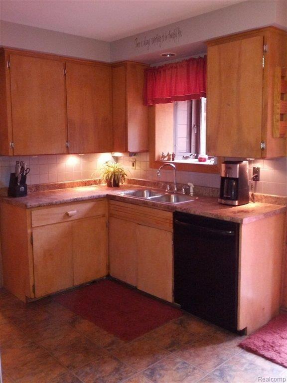15985 Elwell Road Belleville, MI 48111 - Photo 11 of 12 melindas kitchen.jpg