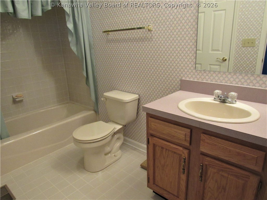 28 Wynfield Trace Winfield, WV 25213 - Photo 18 of 19 Bath on upper level