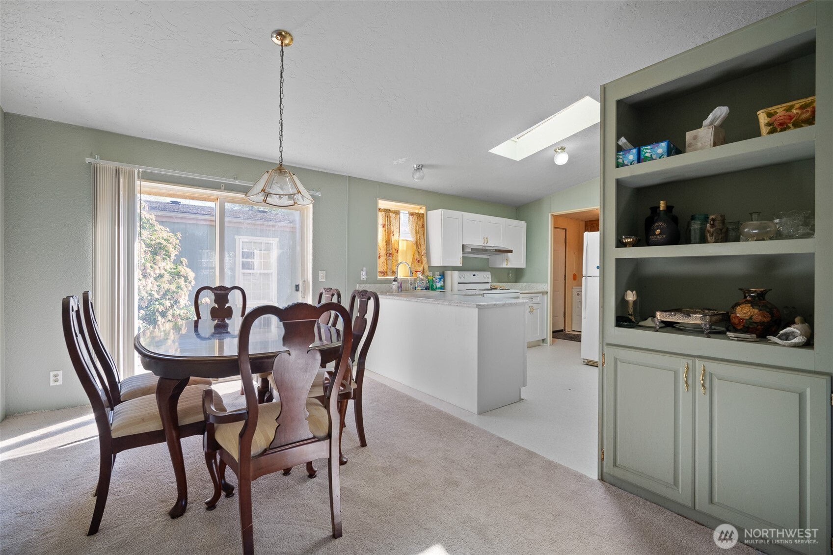 2350 Douglas Road, Unit 37 Ferndale, WA 98248 - Photo 33 of 40 a dining room with furniture and window