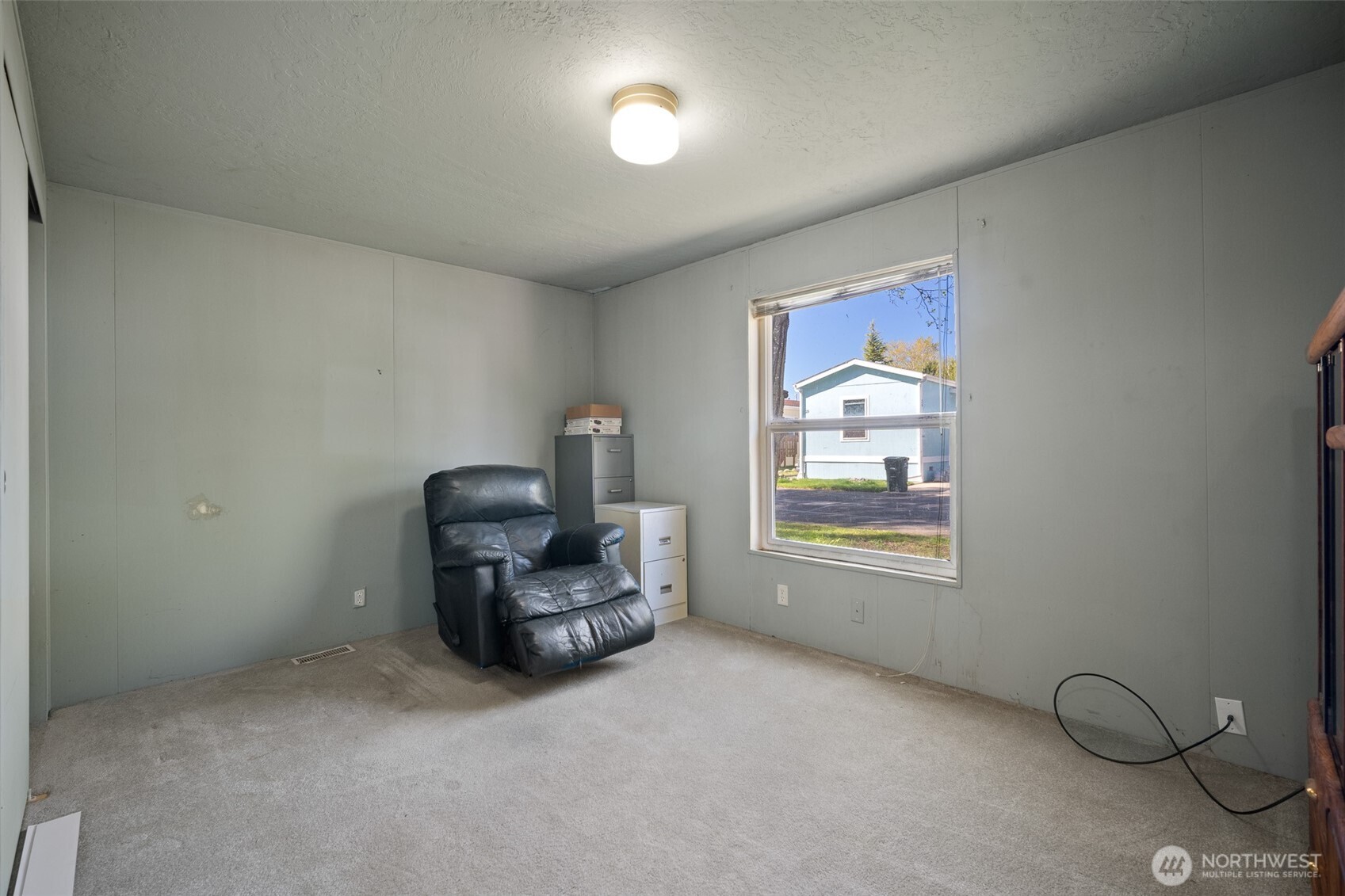 2350 Douglas Road, Unit 37 Ferndale, WA 98248 - Photo 37 of 40 a living room with furniture and a window