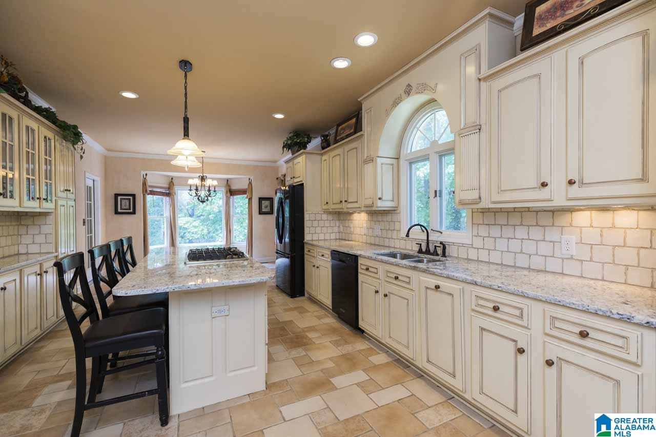 505 Bayhill Road Birmingham, AL 35244 - Photo 8 of 45