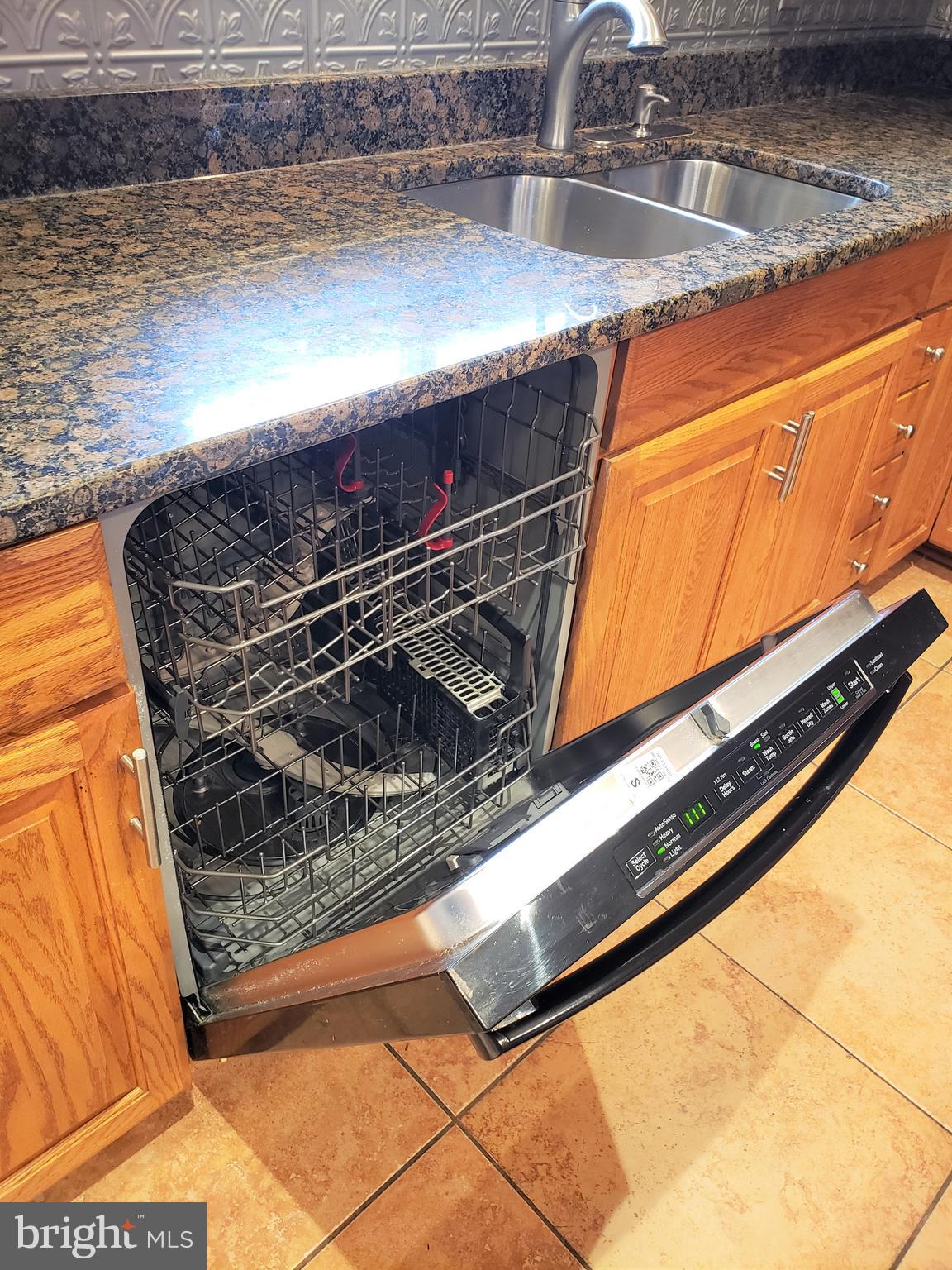 11510 Englewood Road Hagerstown, MD 21740 - Photo 12 of 35 Stainless Dishwasher