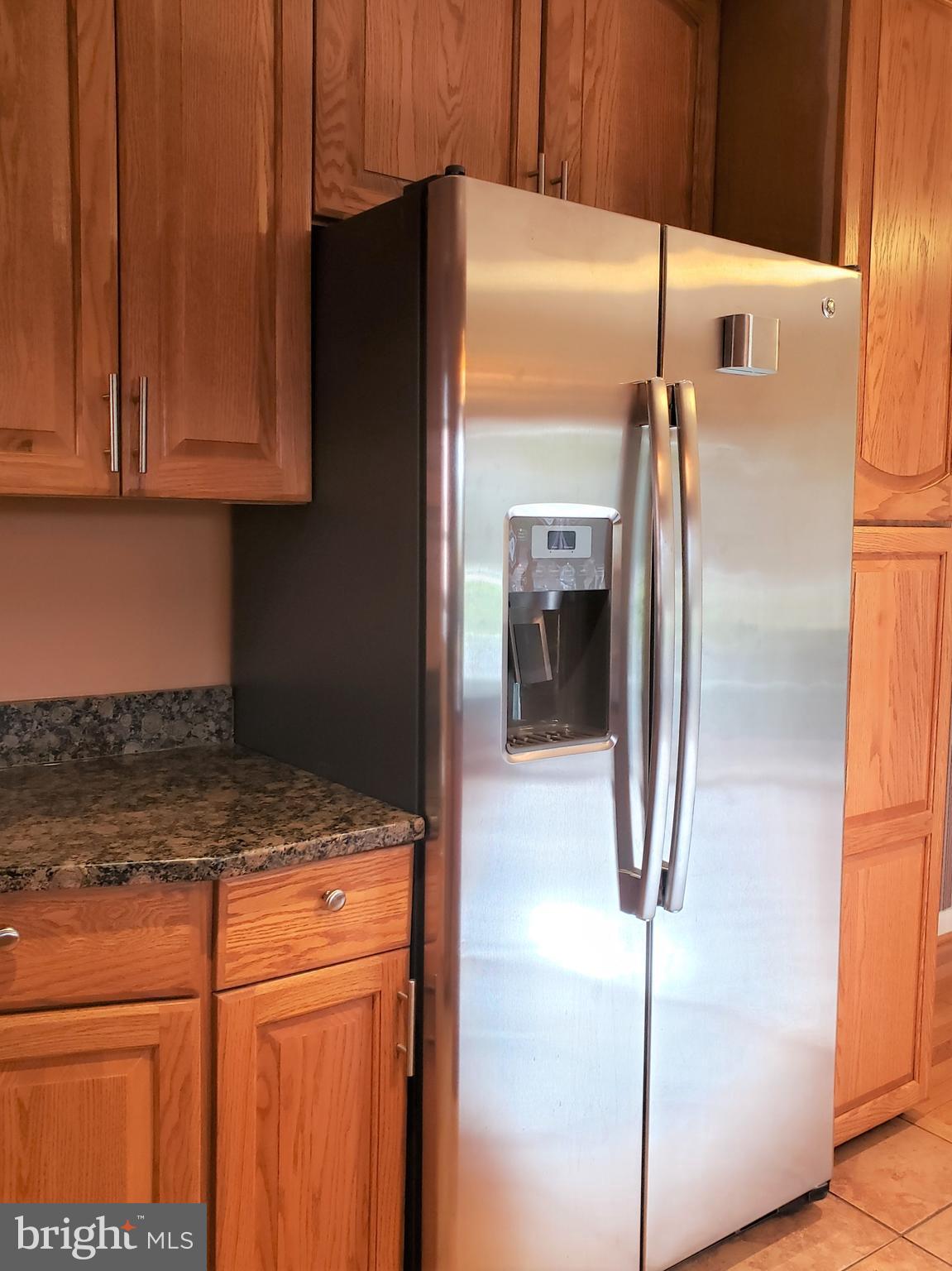 11510 Englewood Road Hagerstown, MD 21740 - Photo 15 of 35 Stainless with water & ice