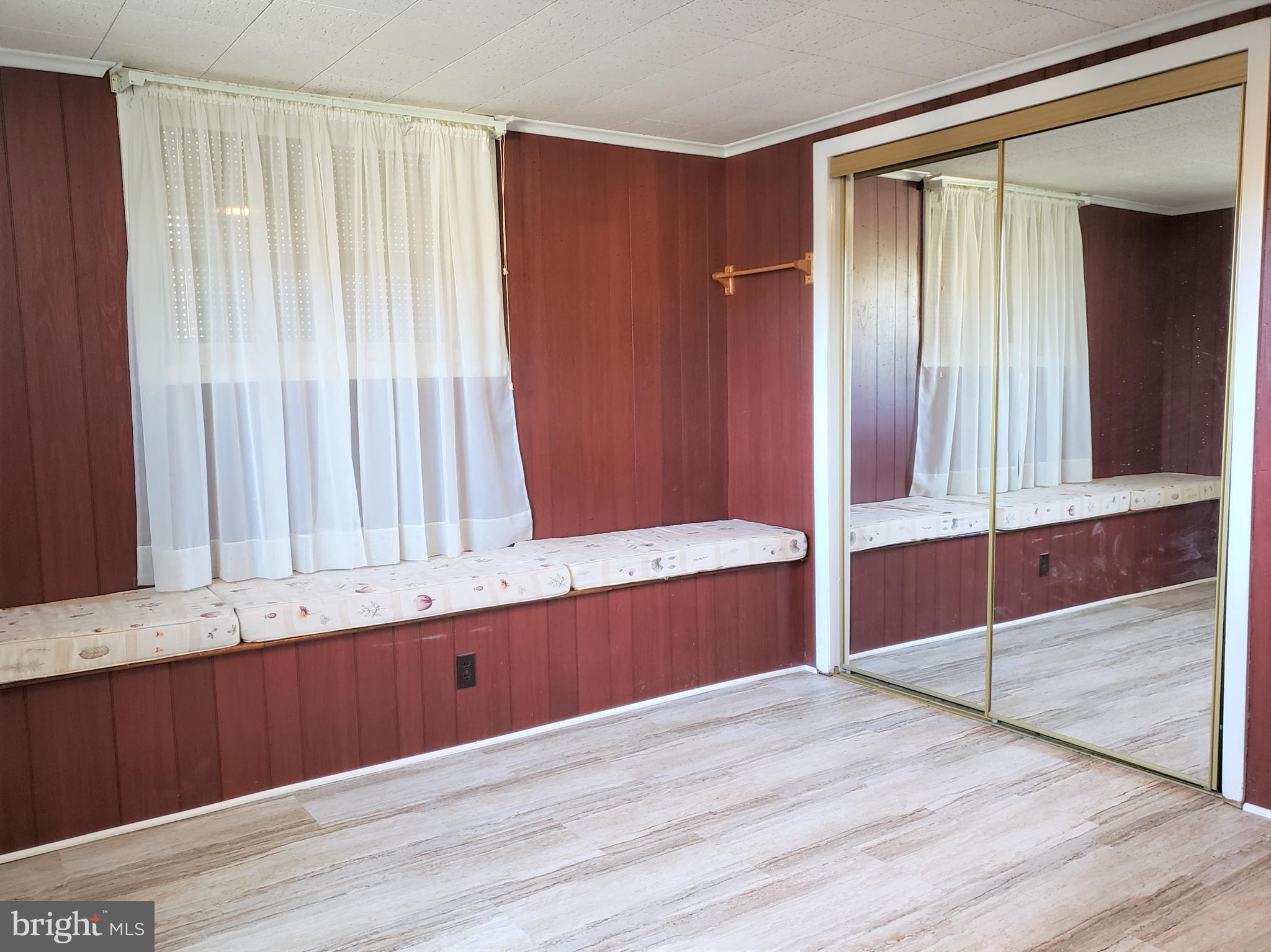 11510 Englewood Road Hagerstown, MD 21740 - Photo 22 of 35 Bedroom #3 - mirror doors to full closet