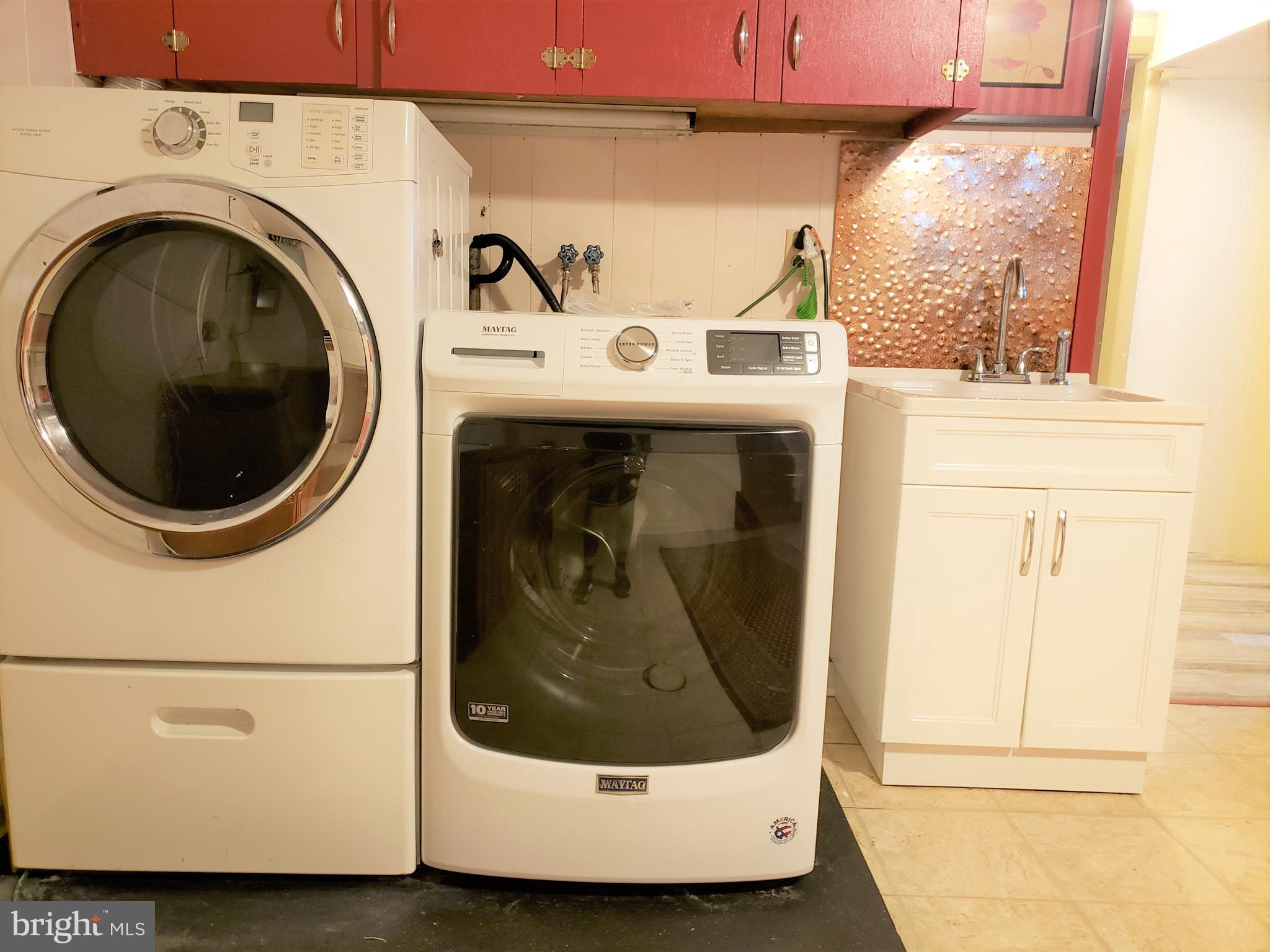 11510 Englewood Road Hagerstown, MD 21740 - Photo 29 of 35 Maytag Washer & Dryer