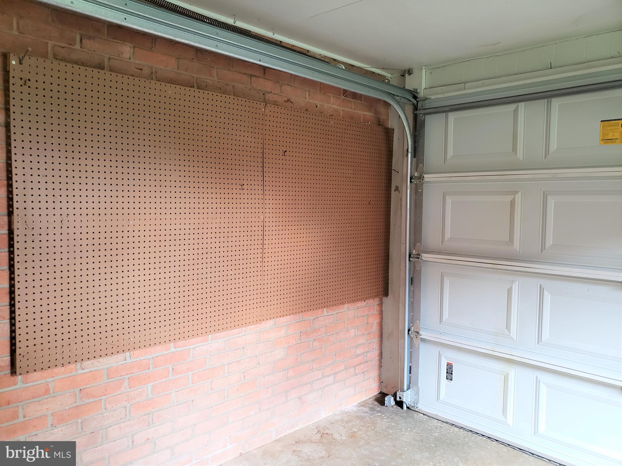 11510 Englewood Road Hagerstown, MD 21740 - Photo 31 of 35 Peg Board!