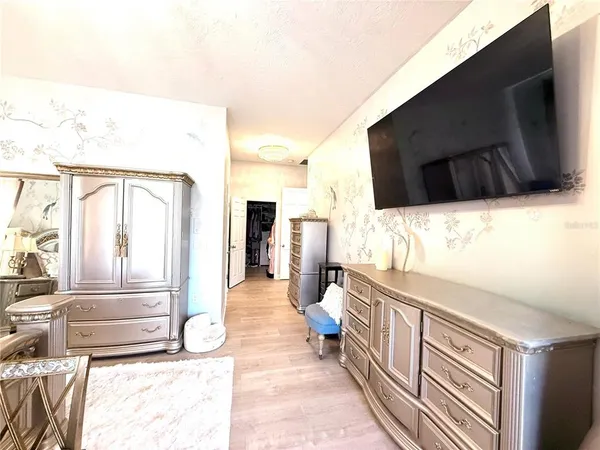 $4,500 | 405 Wellington Court, Venice, FL 34292