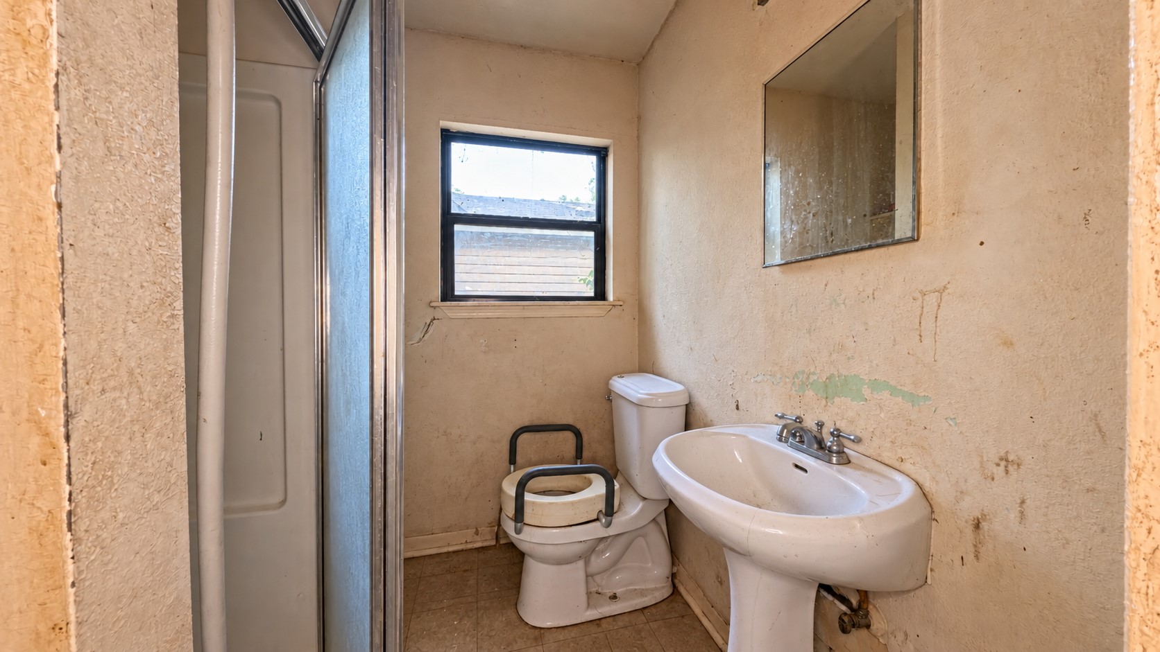 508 Burke Road Pasadena, TX 77506 - Photo 8 of 10 Gallery Image 8