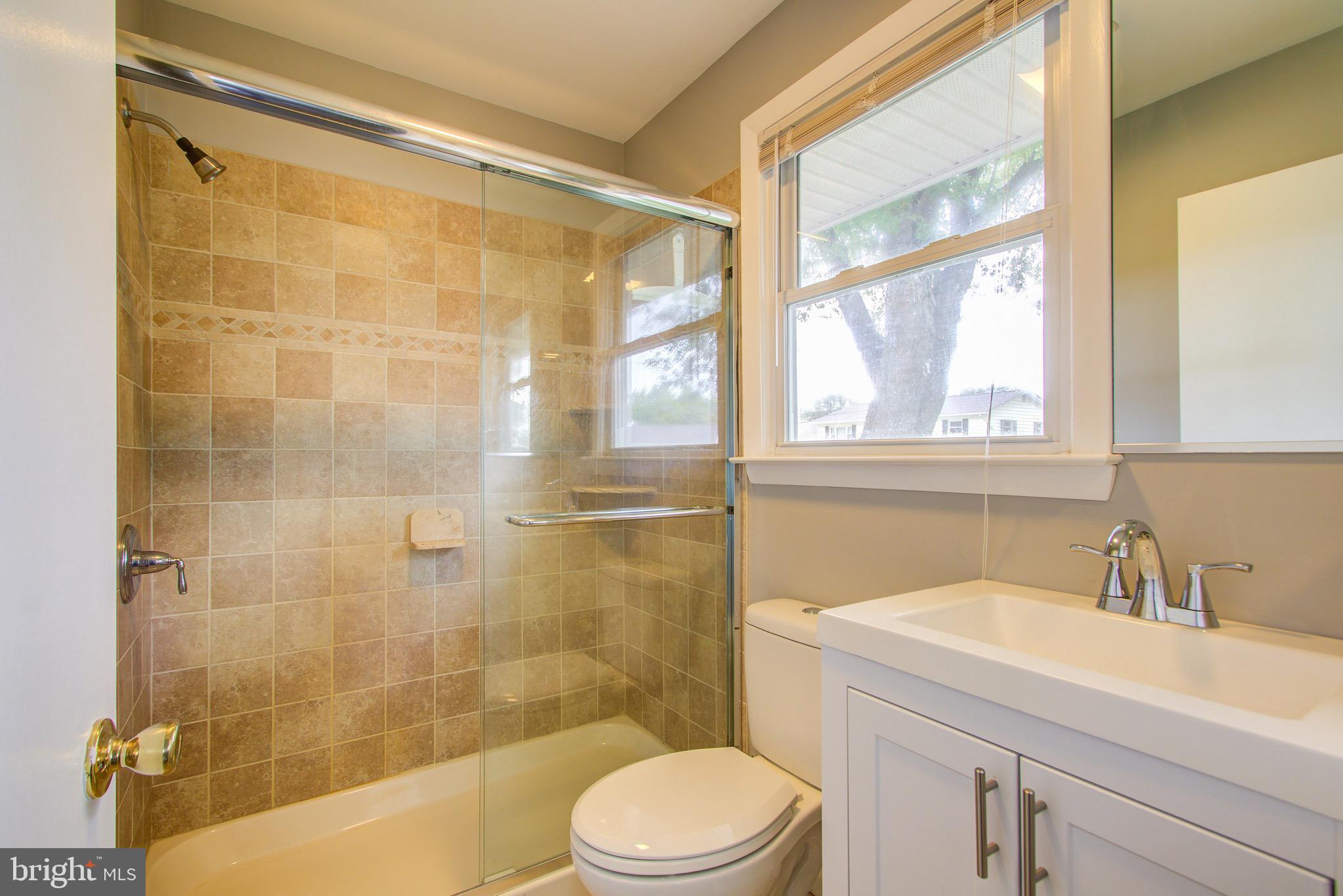 1526 Ridgely Drive Edgewater, MD 21037 - Photo 17 of 30 First floor primary bath