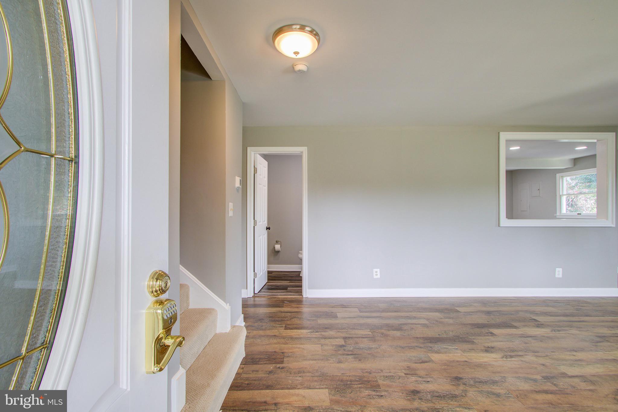 1526 Ridgely Drive Edgewater, MD 21037 - Photo 6 of 30 Foyer