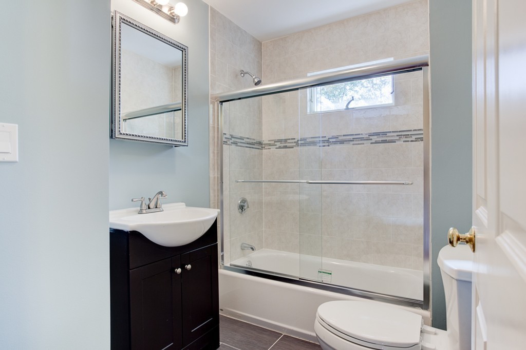 71 Strafford Road Westwood, MA 02090 - Photo 16 of 30 Gallery Image 16