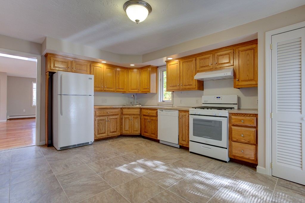 71 Strafford Road Westwood, MA 02090 - Photo 25 of 30 Gallery Image 25