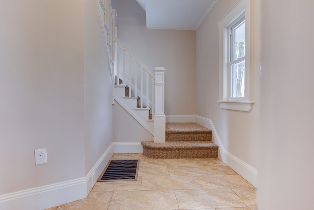 71 Strafford Road Westwood, MA 02090 - Photo 7 of 30 Gallery Image 7