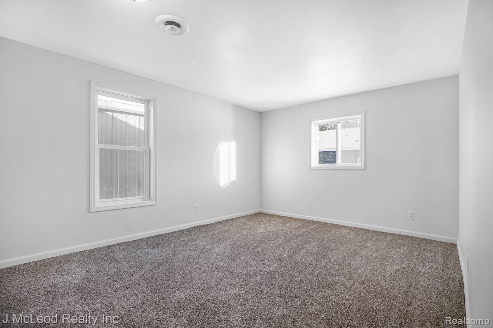 6755 State Road Millington, MI 48746 - Photo 30 of 55 6755 State Rd Millington-30.jpg