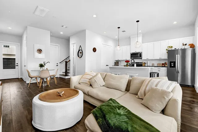 $2,900 | 5733 White Magnolia Street, Houston, TX 77091