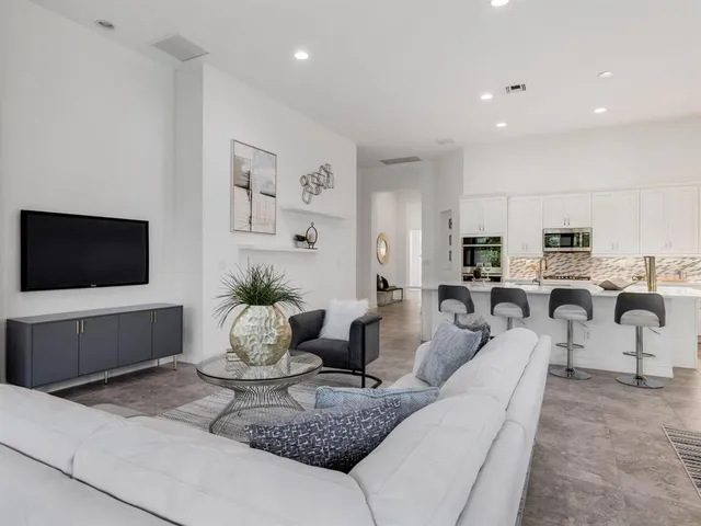 $825,000 | 9088 Leon Circle West, Parkland, FL 33076