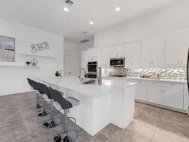 $825,000 | 9088 Leon Circle West, Parkland, FL 33076