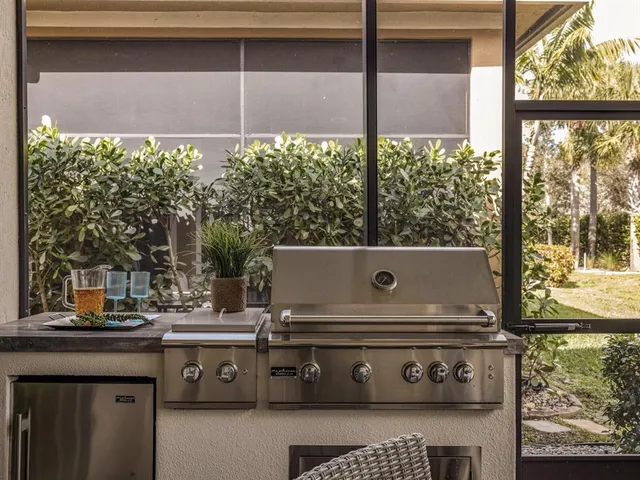 $825,000 | 9088 Leon Circle West, Parkland, FL 33076