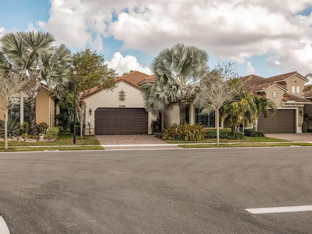 $825,000 | 9088 Leon Circle West, Parkland, FL 33076