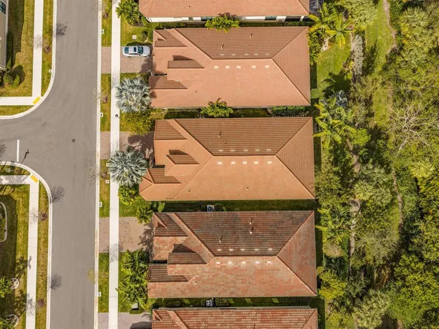 $825,000 | 9088 Leon Circle West, Parkland, FL 33076