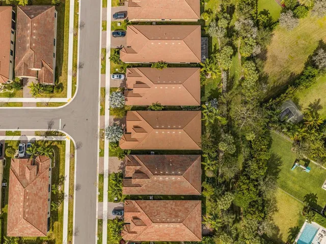 $825,000 | 9088 Leon Circle West, Parkland, FL 33076