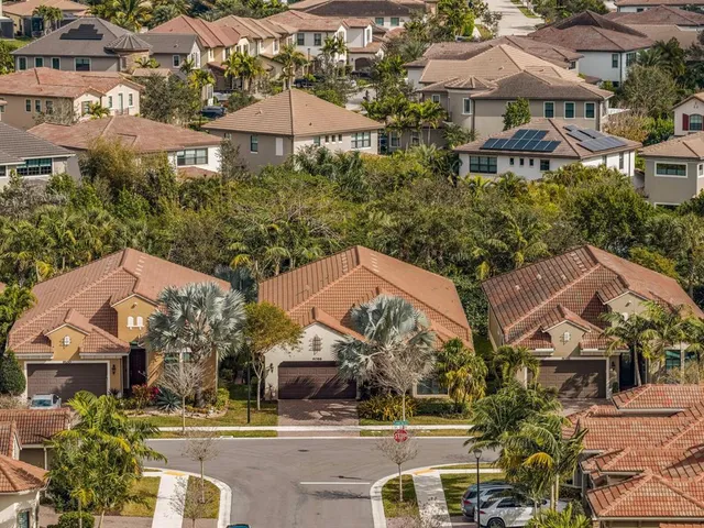 $825,000 | 9088 Leon Circle West, Parkland, FL 33076