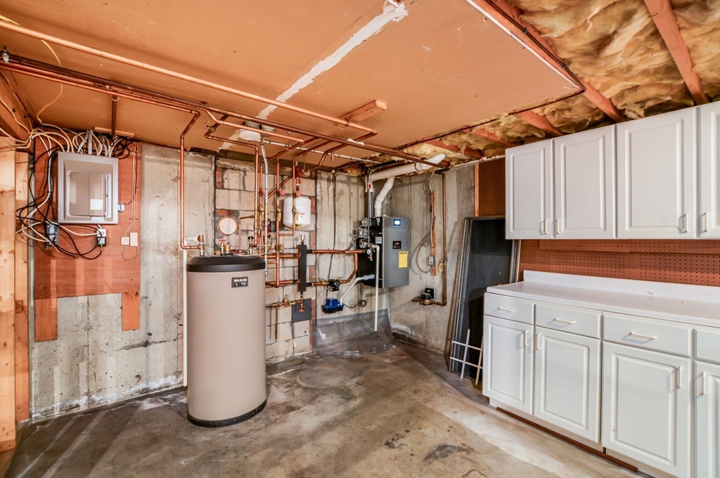 44 Buccaneer Way Mashpee, MA 02649 - Photo 31 of 39 a utility room with dryer and washer