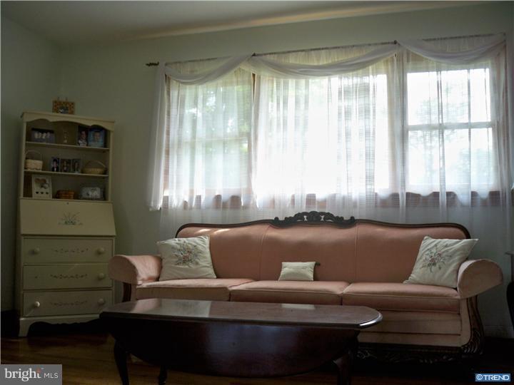 1227 Stinsford Road Newark, DE 19713 - Photo 3 of 18 Gallery Image 3