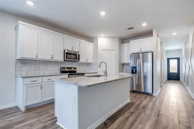 $2,350 | 309 Mohan Drive, Royse City, TX 75189