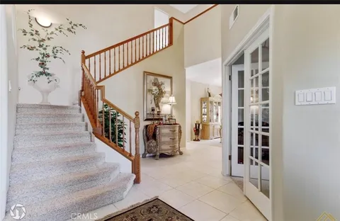 a view of an entryway with workspace