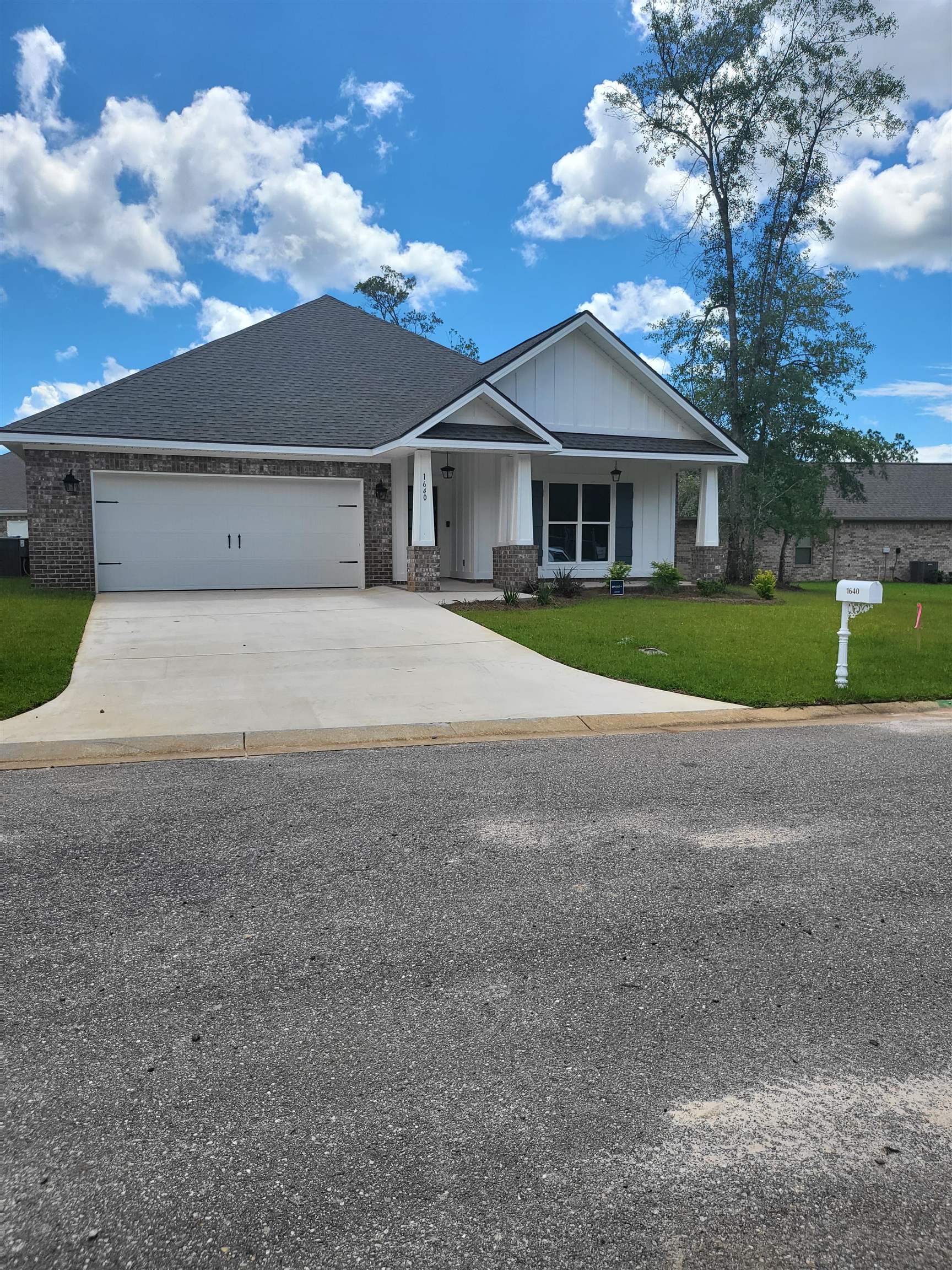 1640 Hudson Road Foley, AL 36535 - Photo 1 of 7