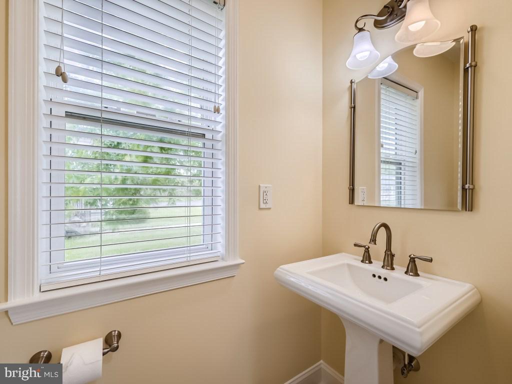 3201 East Joppa Road Parkville, MD 21234 - Photo 13 of 28 MAIN LEVEL HALF BATH