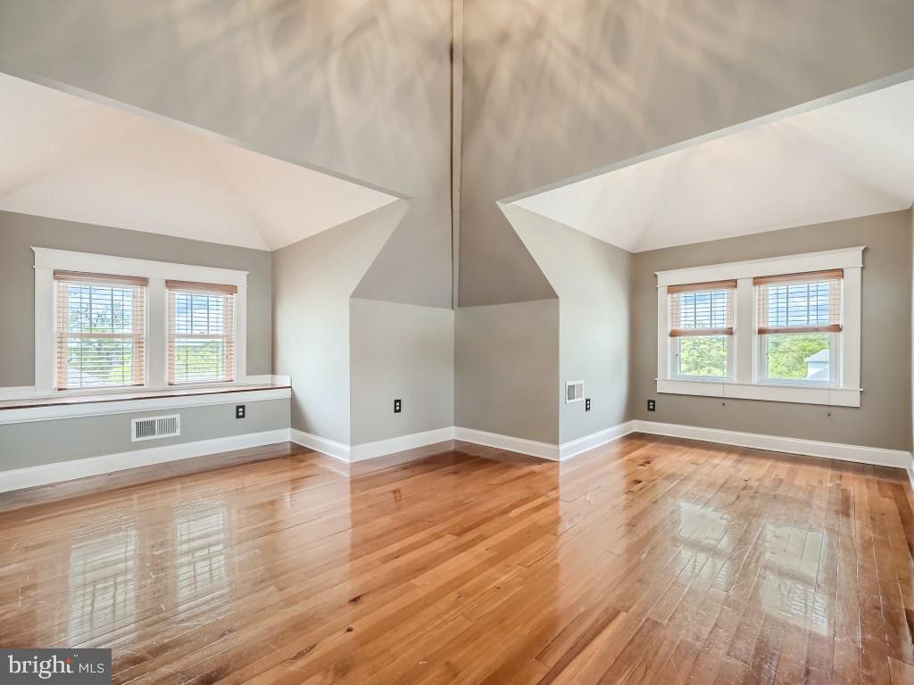3201 East Joppa Road Parkville, MD 21234 - Photo 22 of 28 THIRD FLOOR LOFT