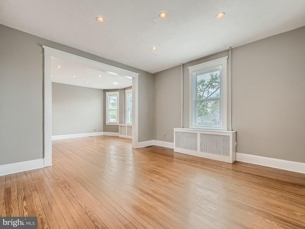 3201 East Joppa Road Parkville, MD 21234 - Photo 6 of 28 LIVING ROOM