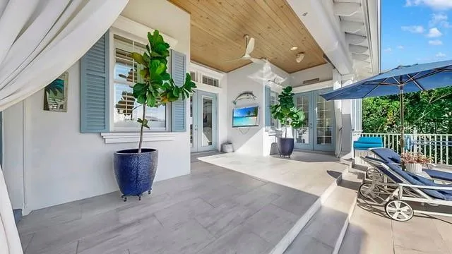 $1,425,000 | 714 Islebay Drive, Apollo Beach, FL 33572