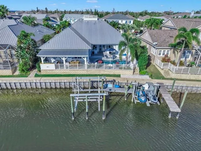 $1,425,000 | 714 Islebay Drive, Apollo Beach, FL 33572
