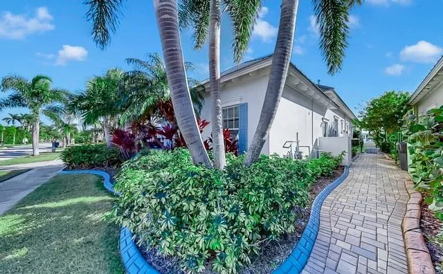 $1,425,000 | 714 Islebay Drive, Apollo Beach, FL 33572