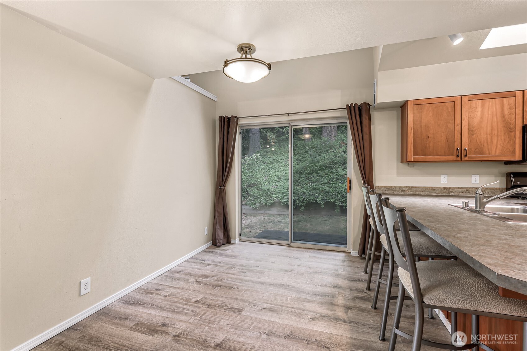 816 20th Street, Unit 100 Bellingham, WA 98225 - Photo 11 of 39