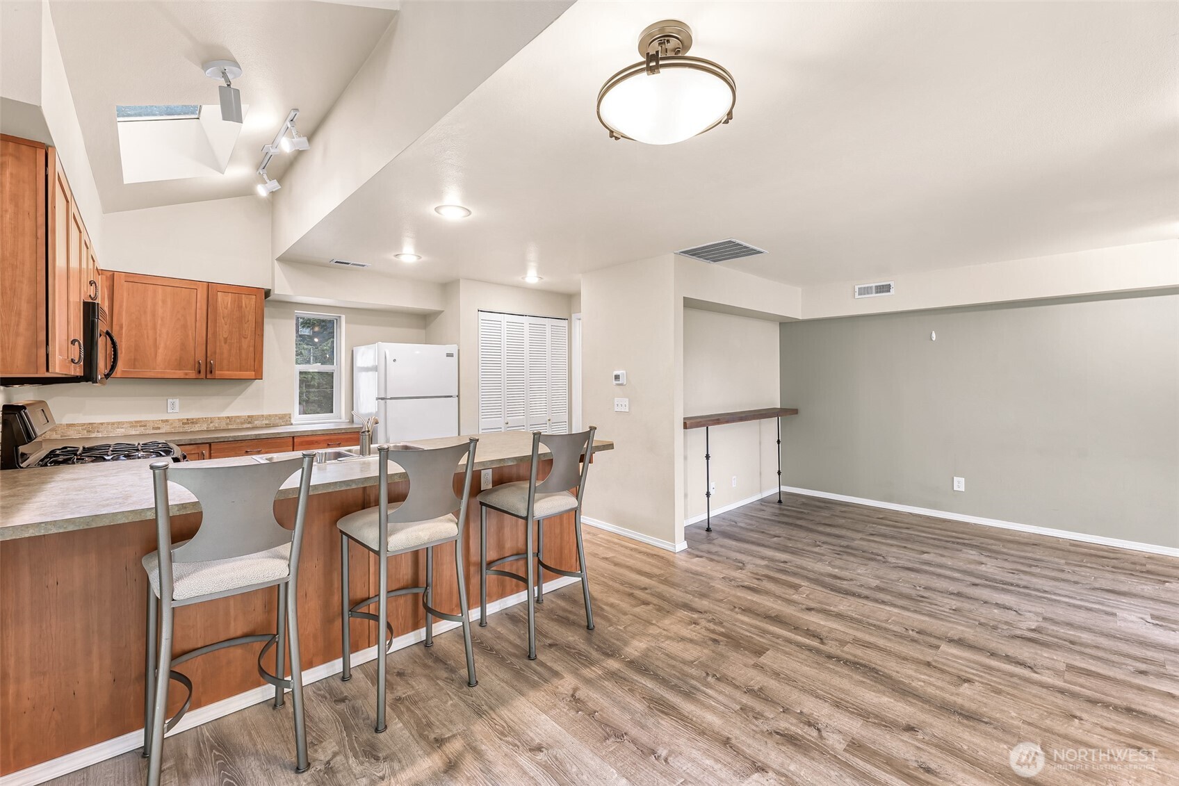 816 20th Street, Unit 100 Bellingham, WA 98225 - Photo 15 of 39