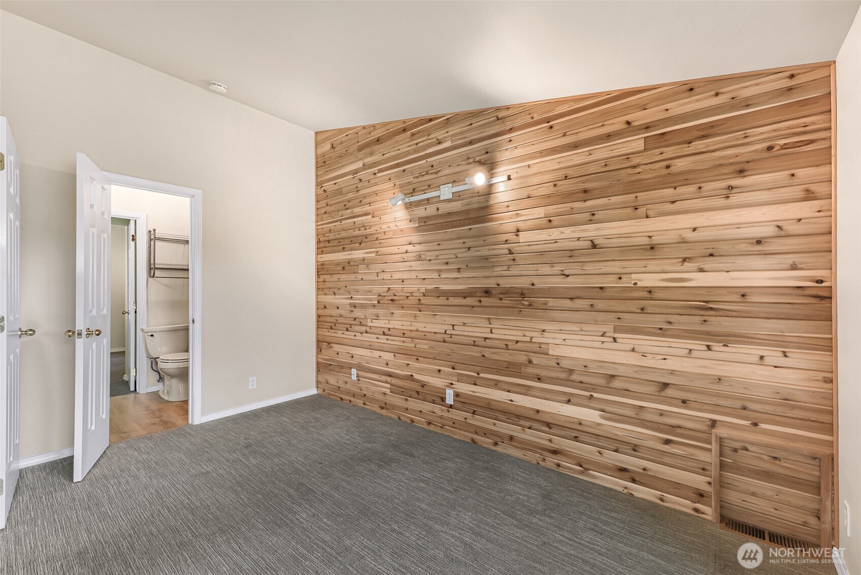 816 20th Street, Unit 100 Bellingham, WA 98225 - Photo 27 of 39