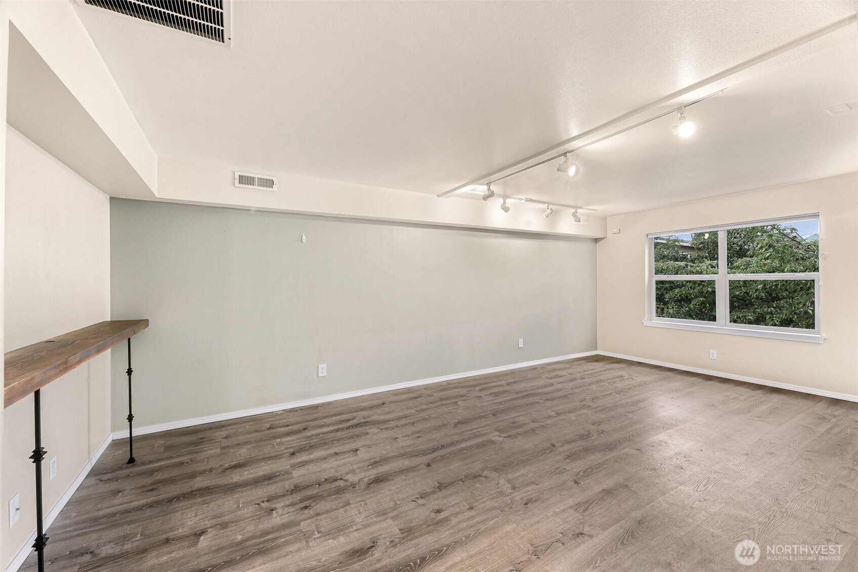 816 20th Street, Unit 100 Bellingham, WA 98225 - Photo 10 of 39