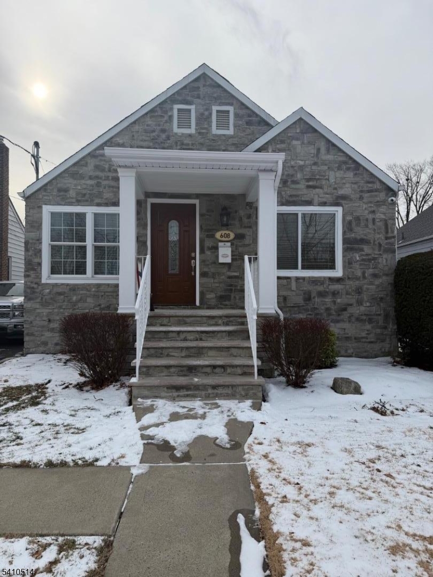 608 Galloping Hill Road Roselle Park, NJ 07204 - Photo 2 of 17