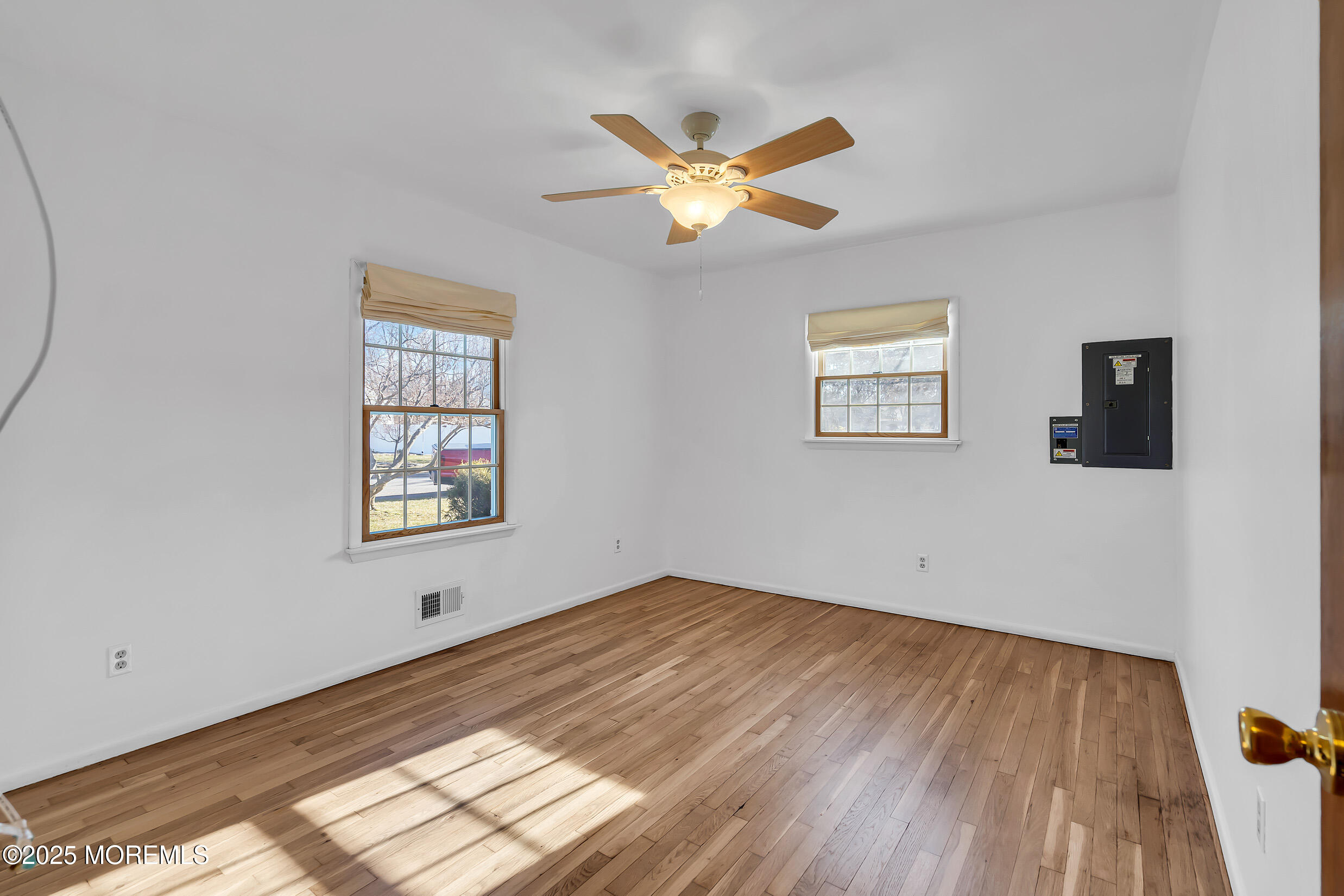 34 Clark Drive Howell, NJ 07731 - Photo 14 of 27 6 (3)