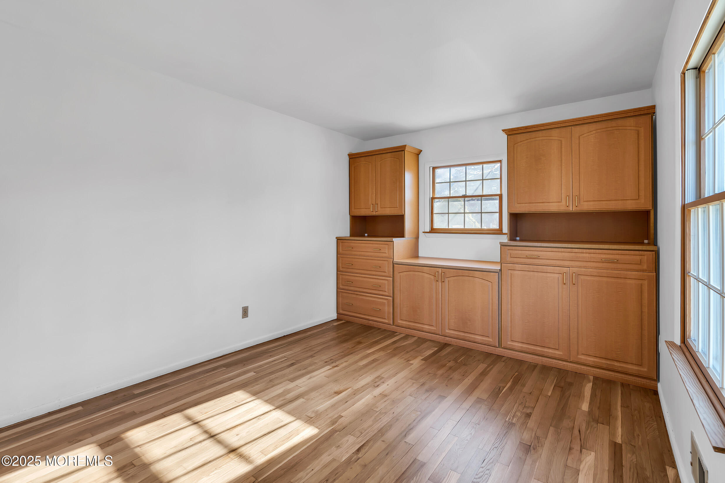 34 Clark Drive Howell, NJ 07731 - Photo 18 of 27 6 (1)