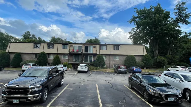 $1,700 | 2 Silvestri Circle, Unit 5, Derry, NH 03038